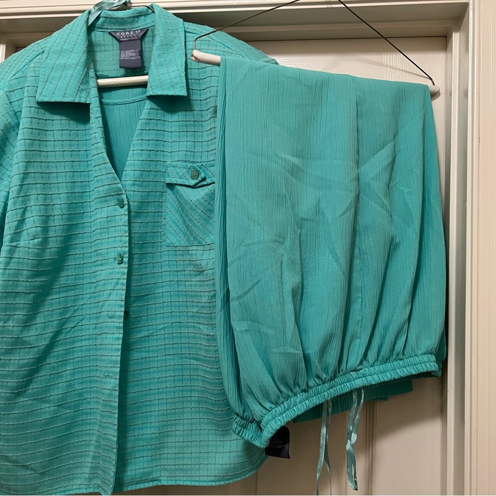 Pant suit
